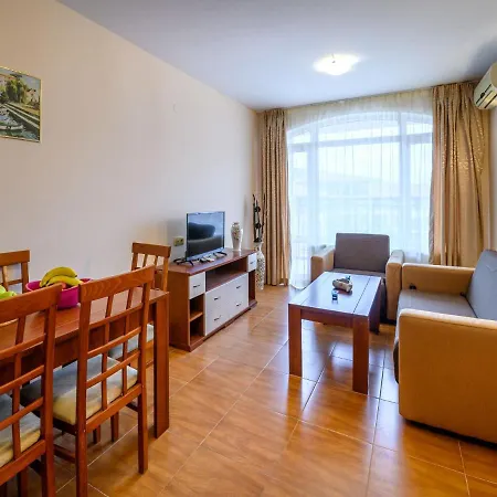 Апартхотел Apartcomplex Panorama Dreams *