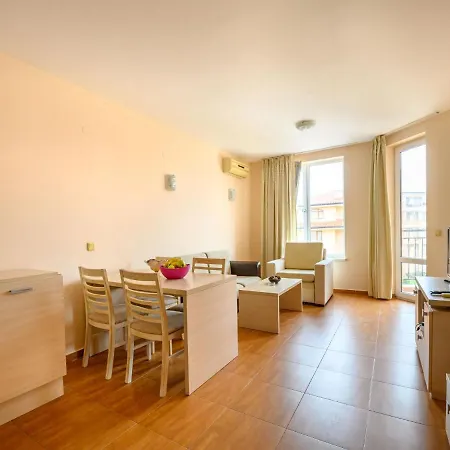 アパートホテル Apartcomplex Panorama Dreams *